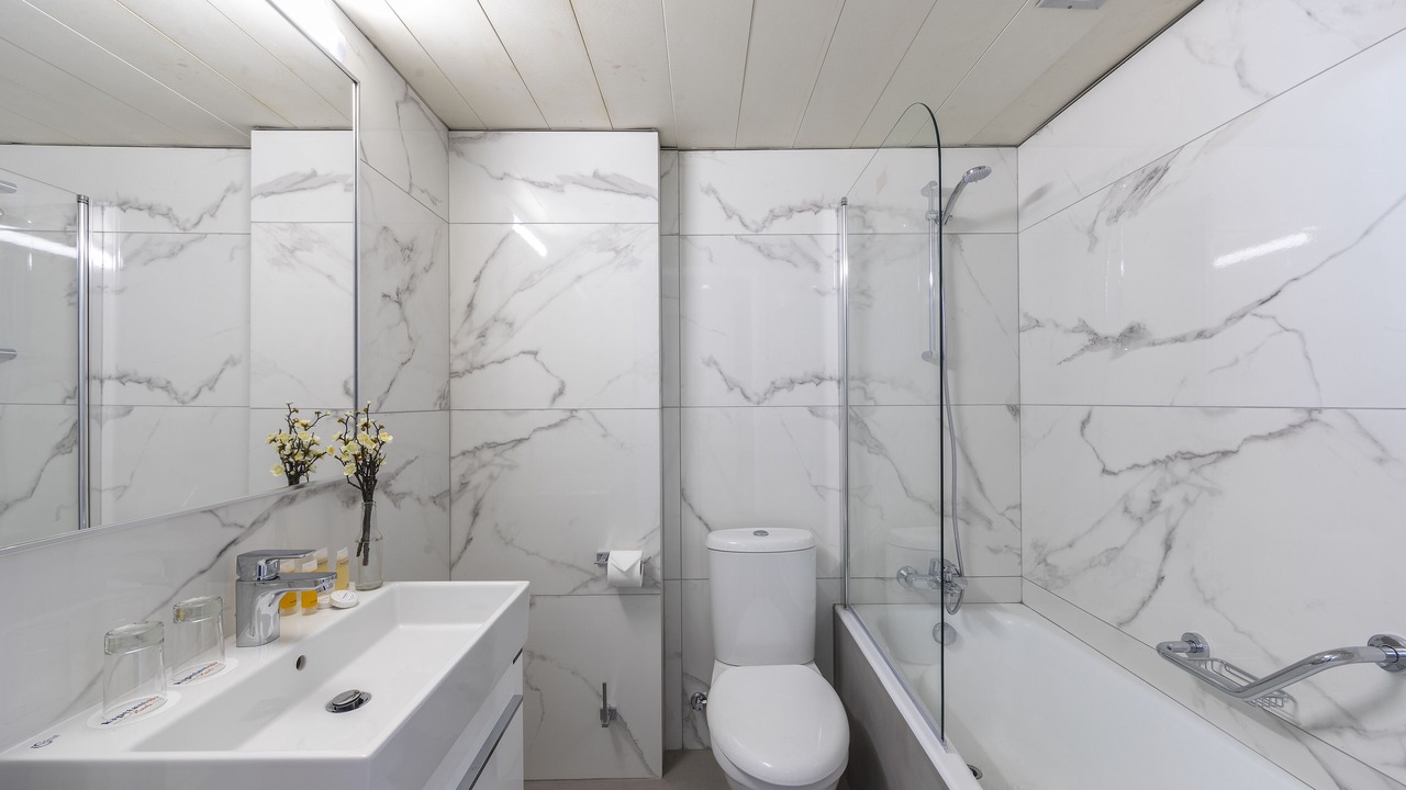 Photo of Bathroom in Neapolis