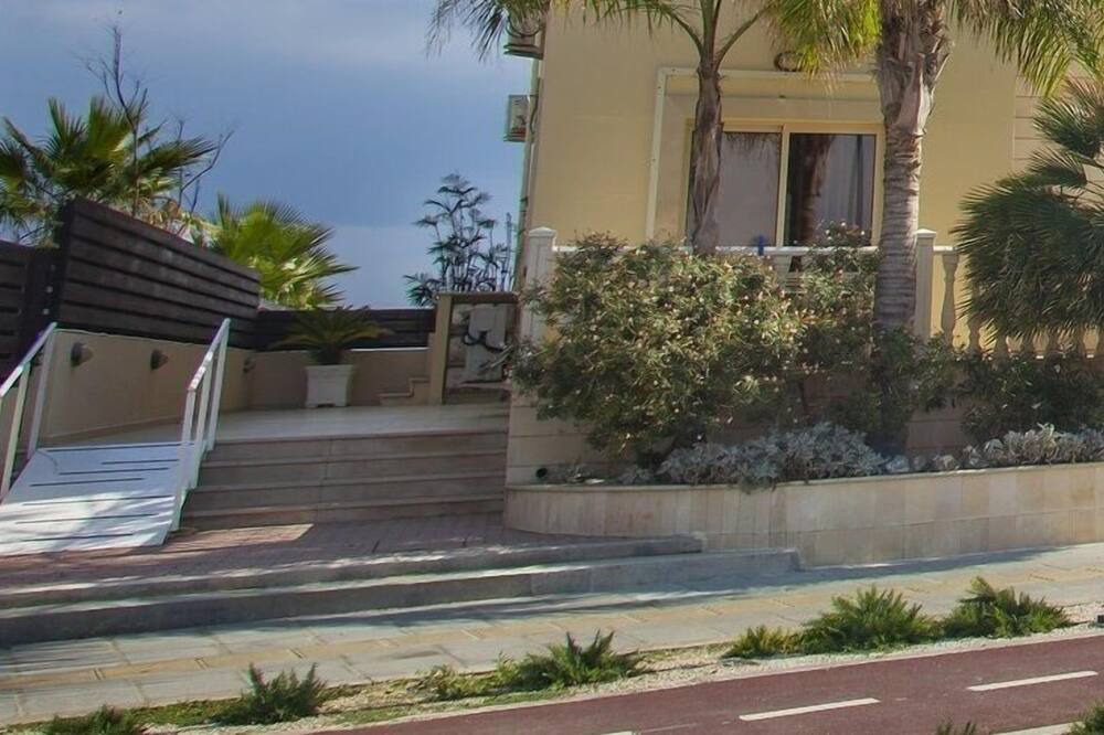 Photo of Outdoor in Larnaca