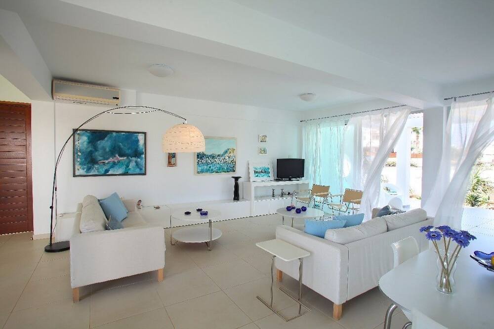 Photo of Livingroom in Protaras