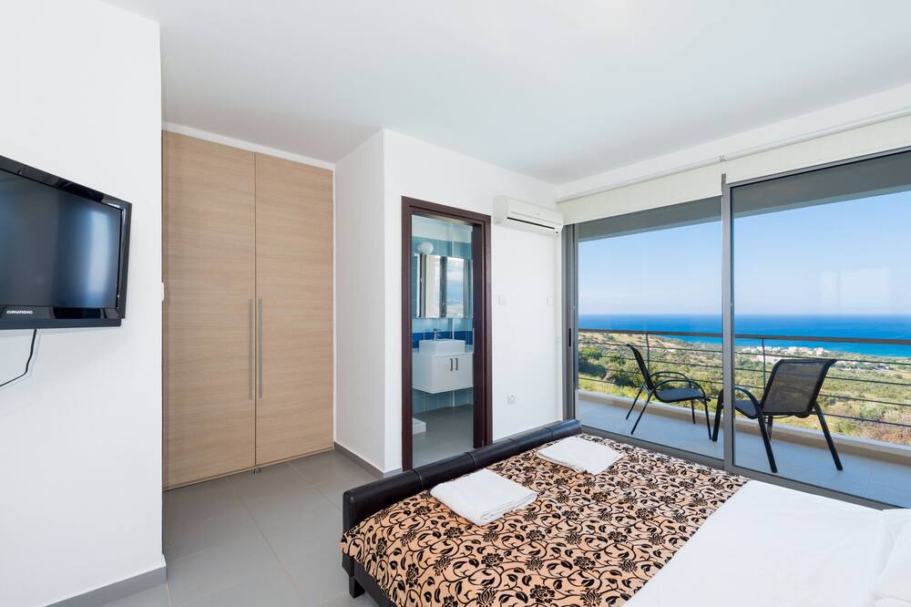 Photo of Bedroom in Latchi