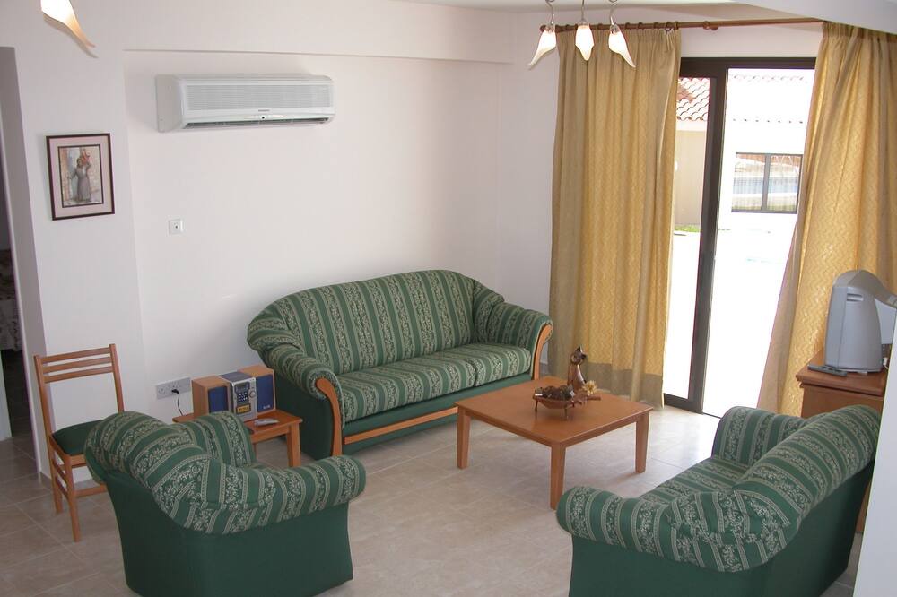 Photo of Livingroom in Kissonerga
