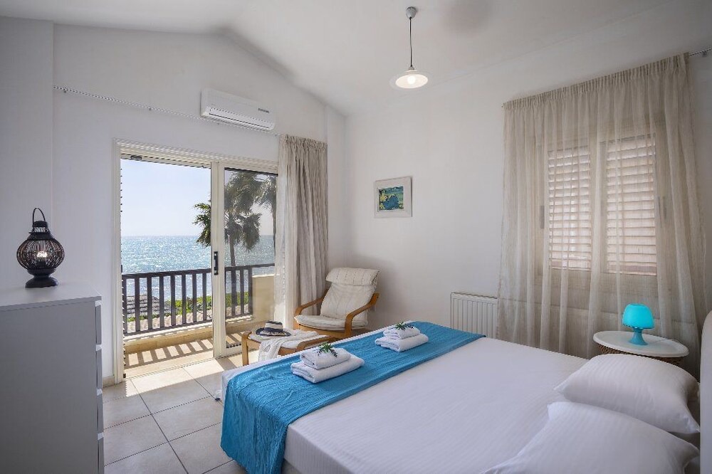 Photo of Bedroom in Meneou