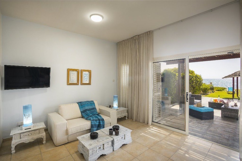 Photo of Livingroom in Meneou