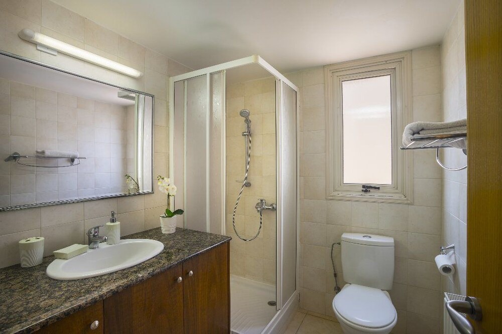 Photo of Bathroom in Meneou