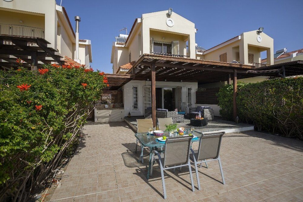 Photo of Outdoor in Meneou