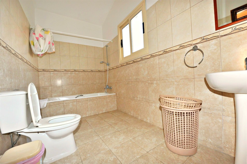 Photo of Bathroom in Argaka