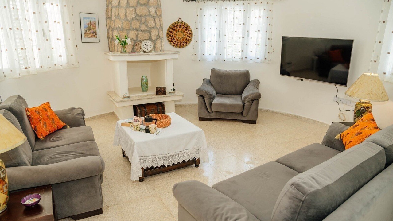 Photo of Livingroom in Kyrenia District