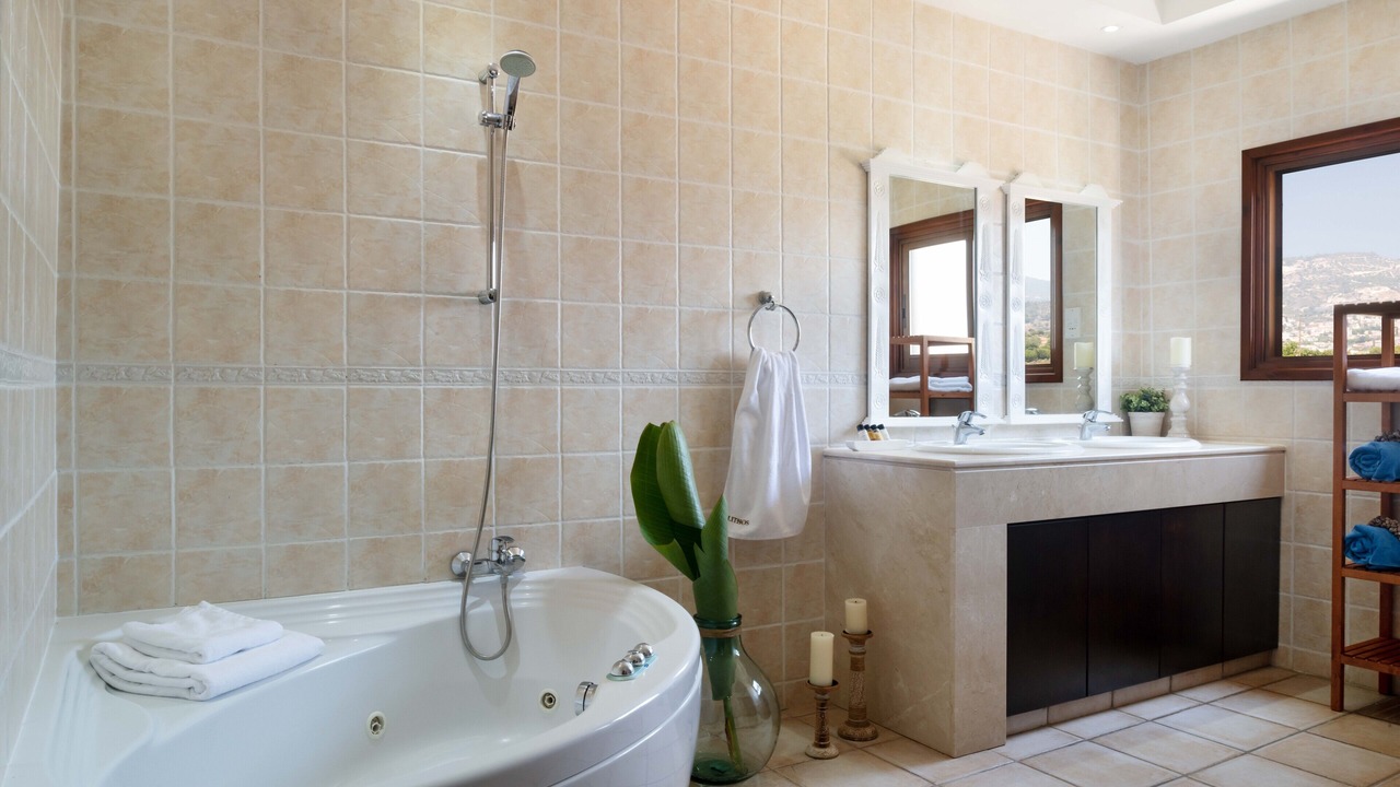 Photo of Bathroom in Peyia Town