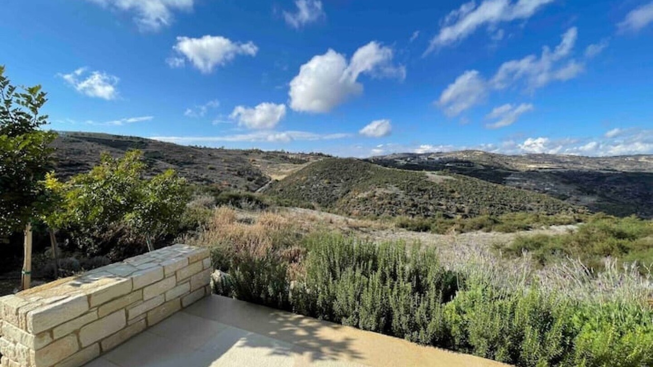Photo of Patio Balcony in Tsada