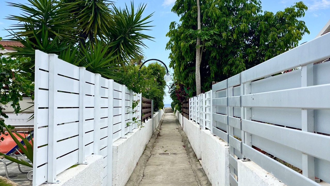 Photo of Outdoor in Meneou