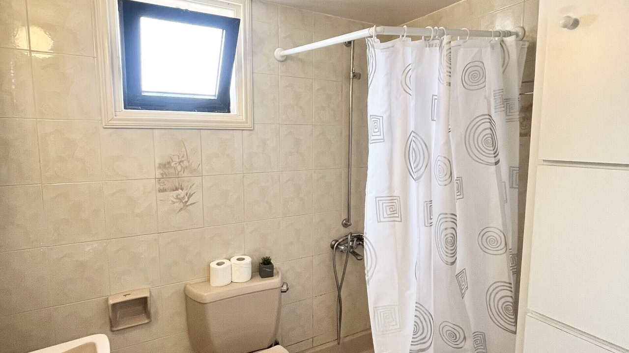 Photo of Bathroom in Meneou