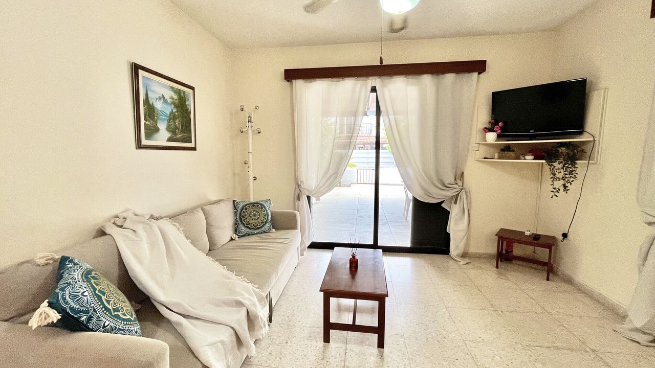 Photo of Livingroom in Meneou