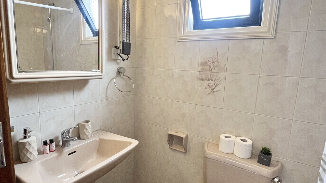 Photo of Bathroom in Meneou