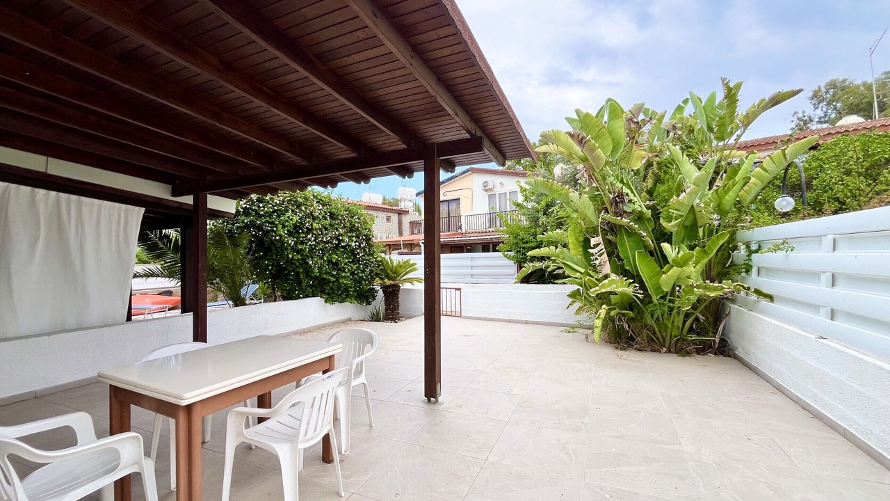Photo of Outdoor in Meneou