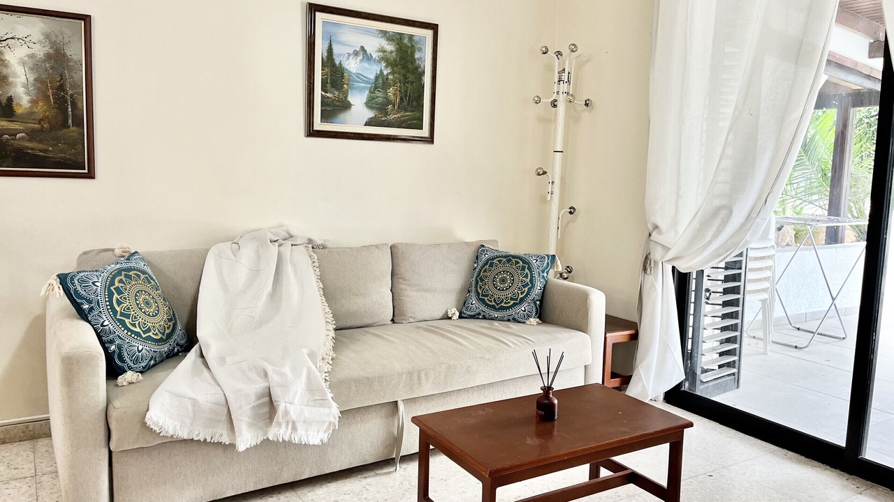 Photo of Livingroom in Meneou