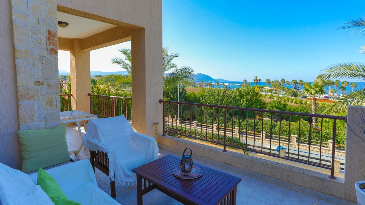 Photo of Patio Balcony in Latsi