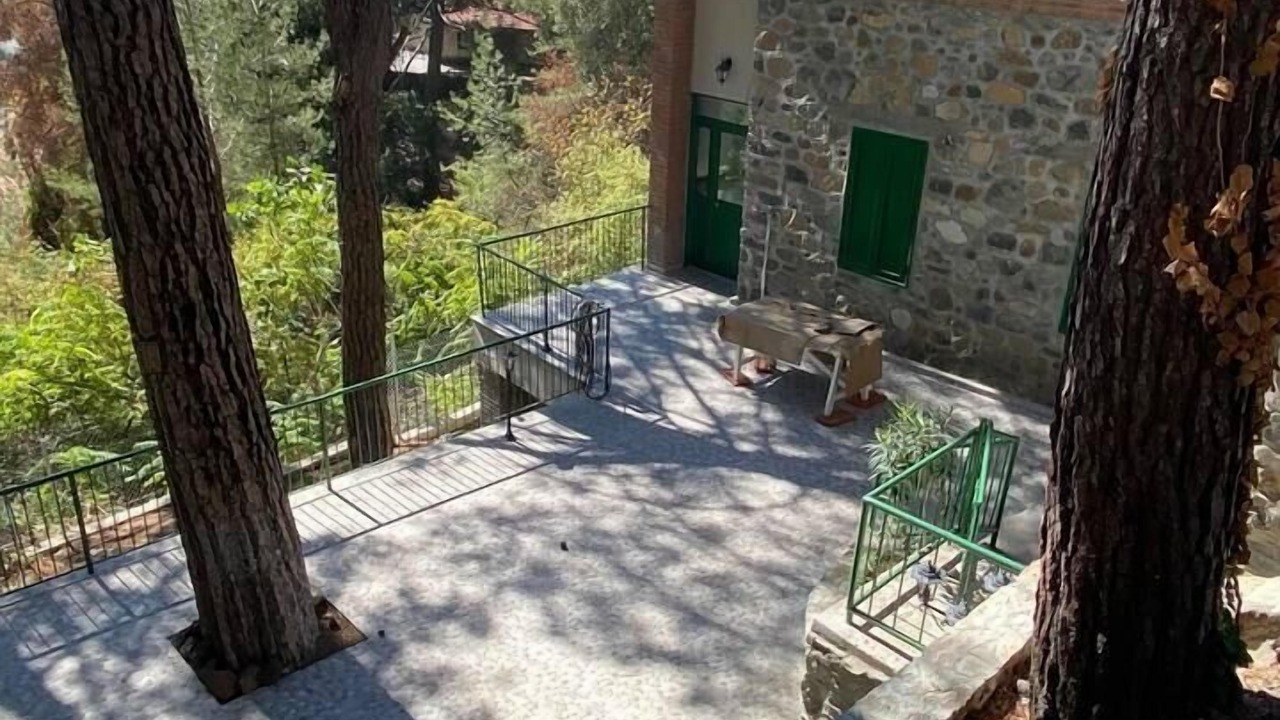 Photo of Others in Platres