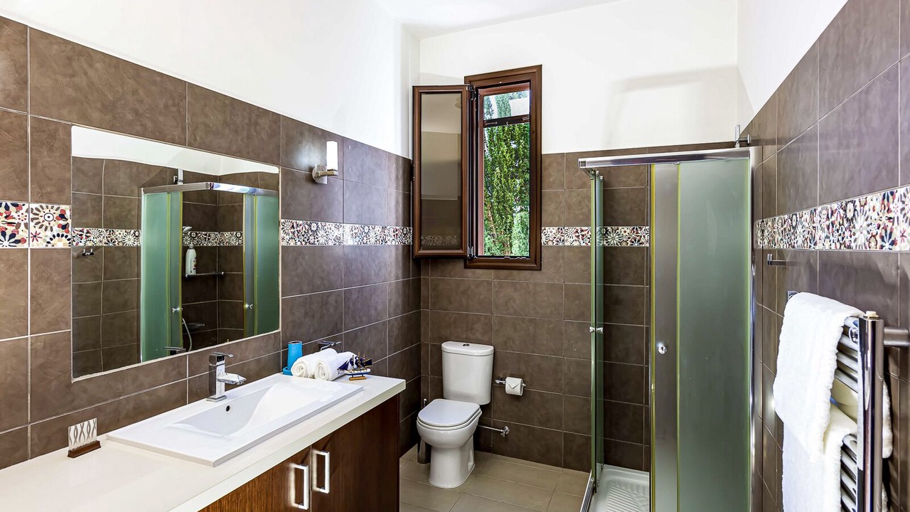 Photo of Bathroom in Agios Georgios Pegeias