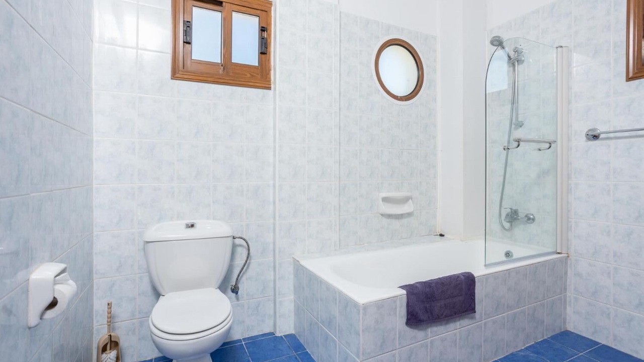 Photo of Bathroom in Polis