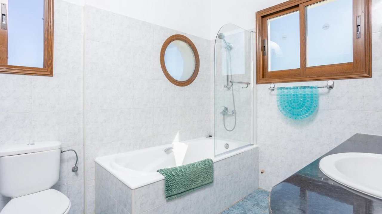 Photo of Bathroom in Polis