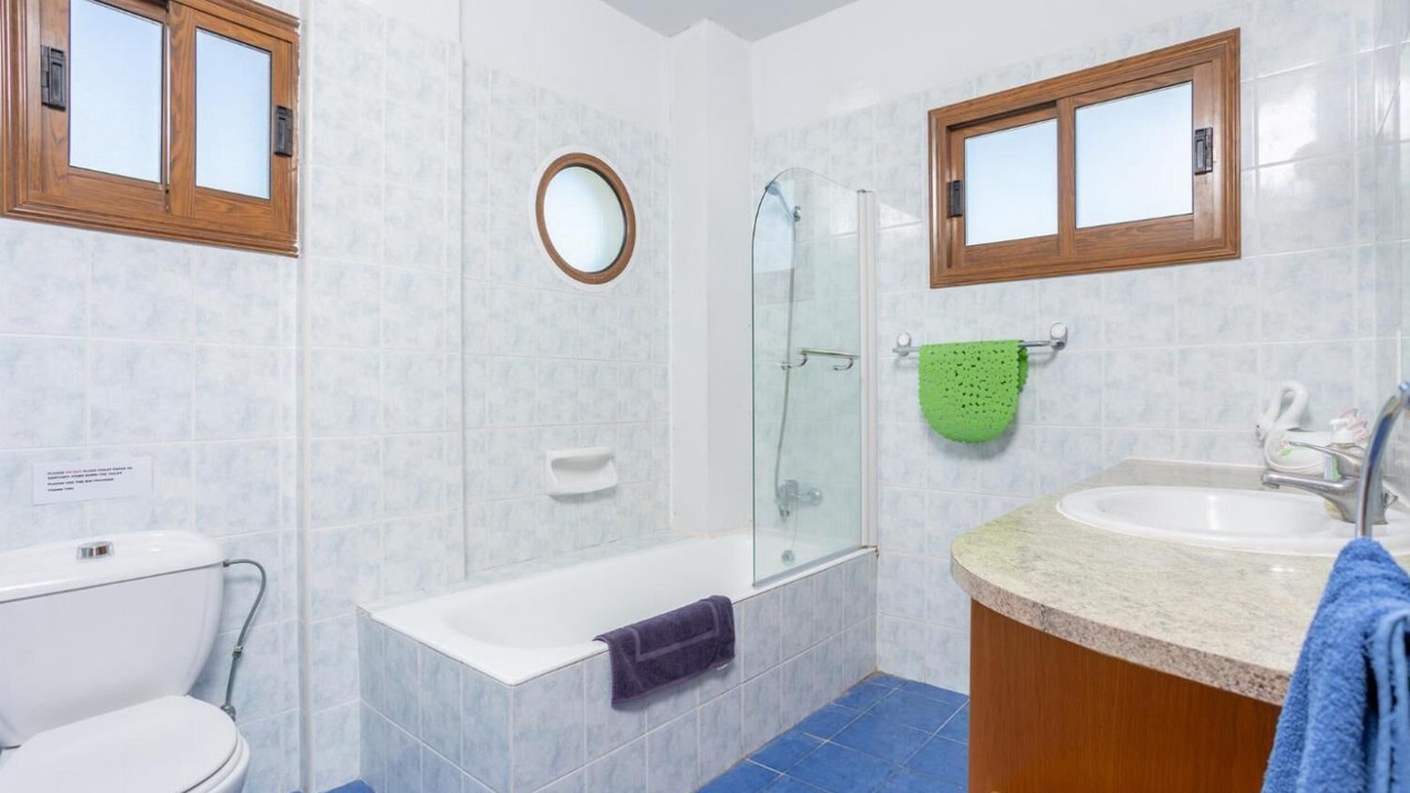 Photo of Bathroom in Polis