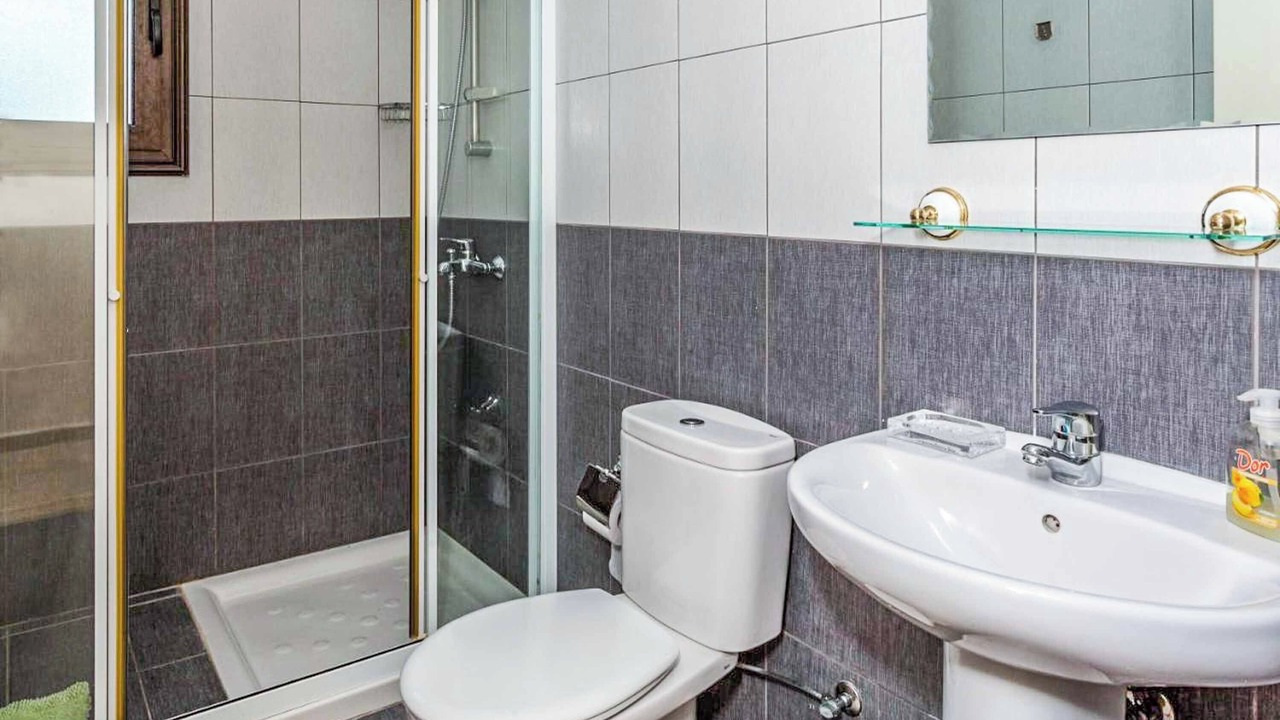 Photo of Bathroom in Latsi
