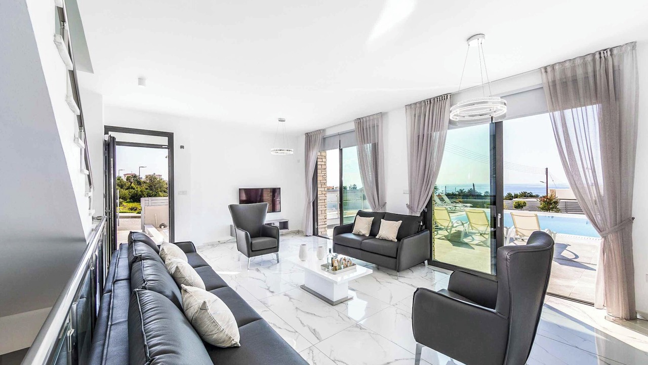 Photo of Livingroom in Peyia Town