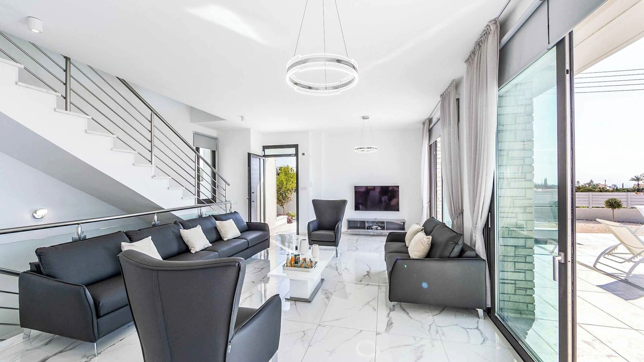 Photo of Livingroom in Peyia Town