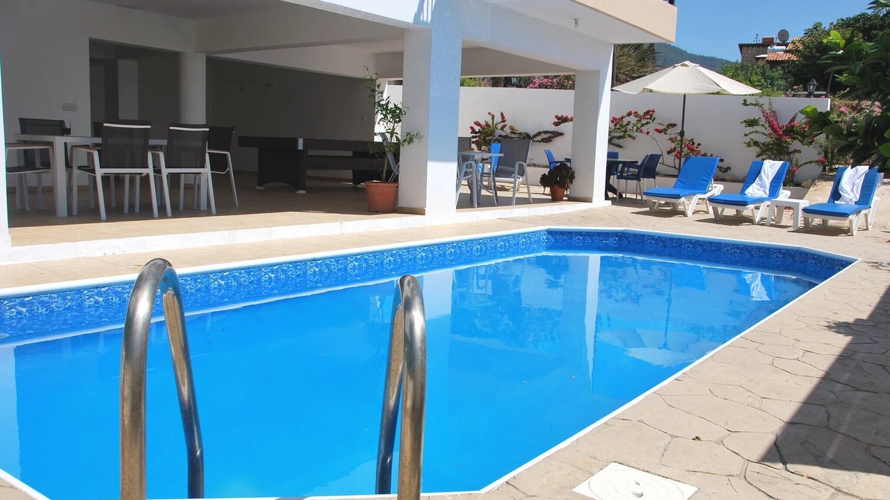 Photo of Outdoor in Pomos