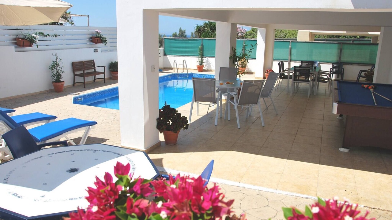 Photo of Outdoor in Pomos
