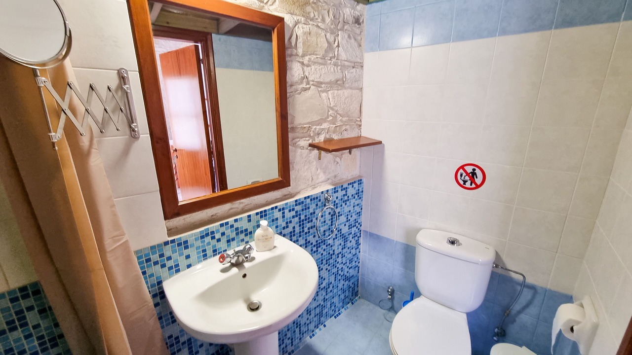 Photo of Bathroom in Skarinou