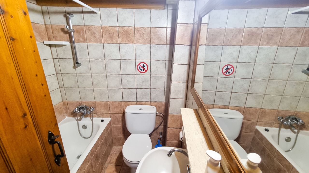 Photo of Bathroom in Skarinou