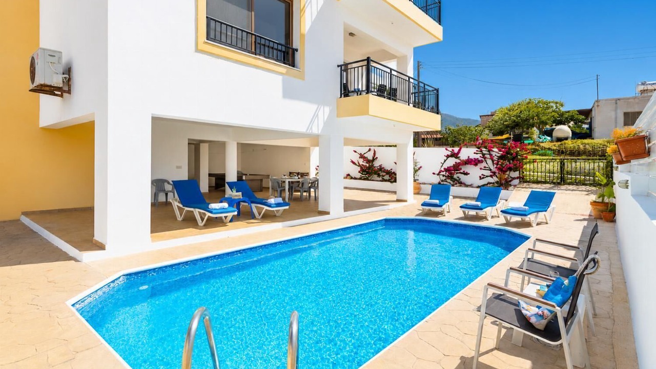 Photo of Outdoor in Pomos