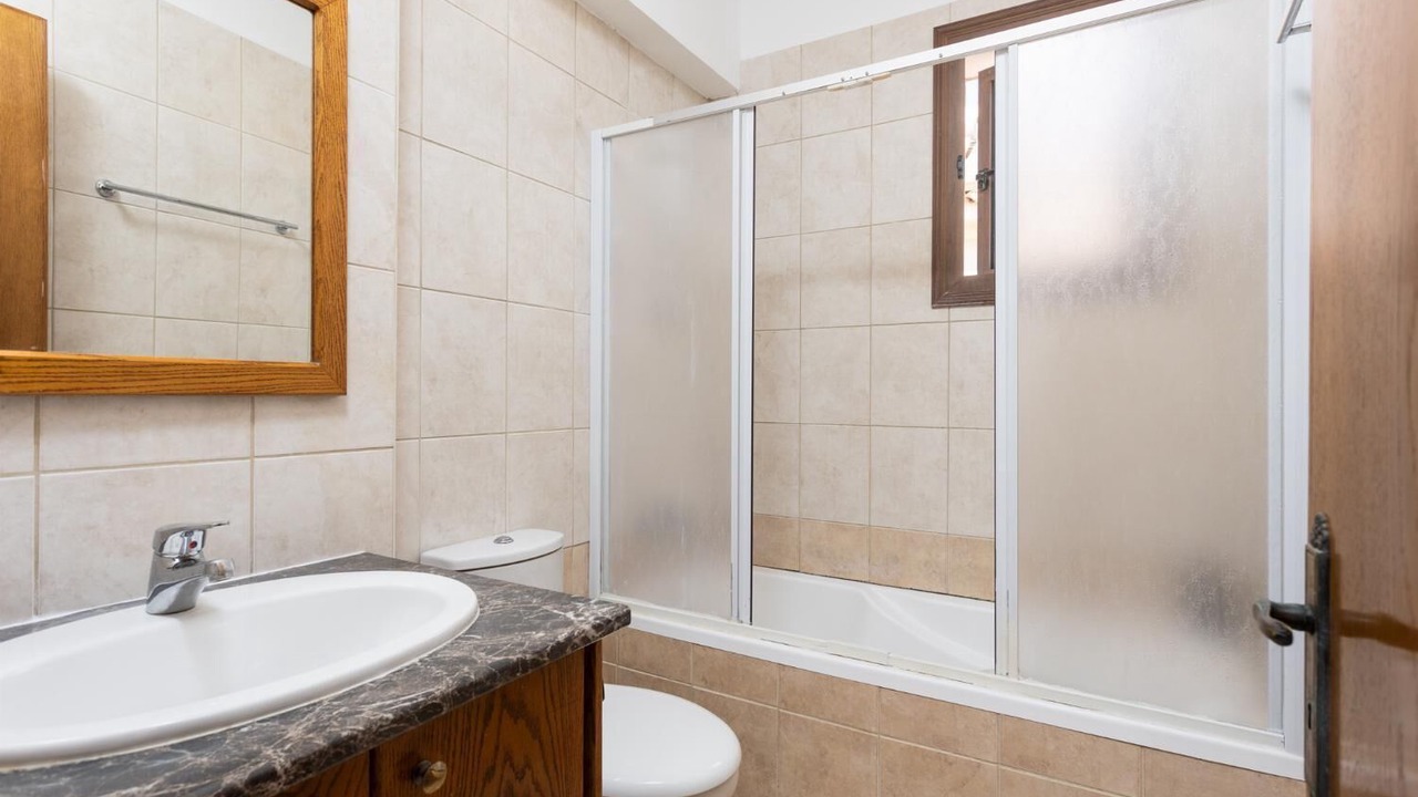 Photo of Bathroom in Pomos