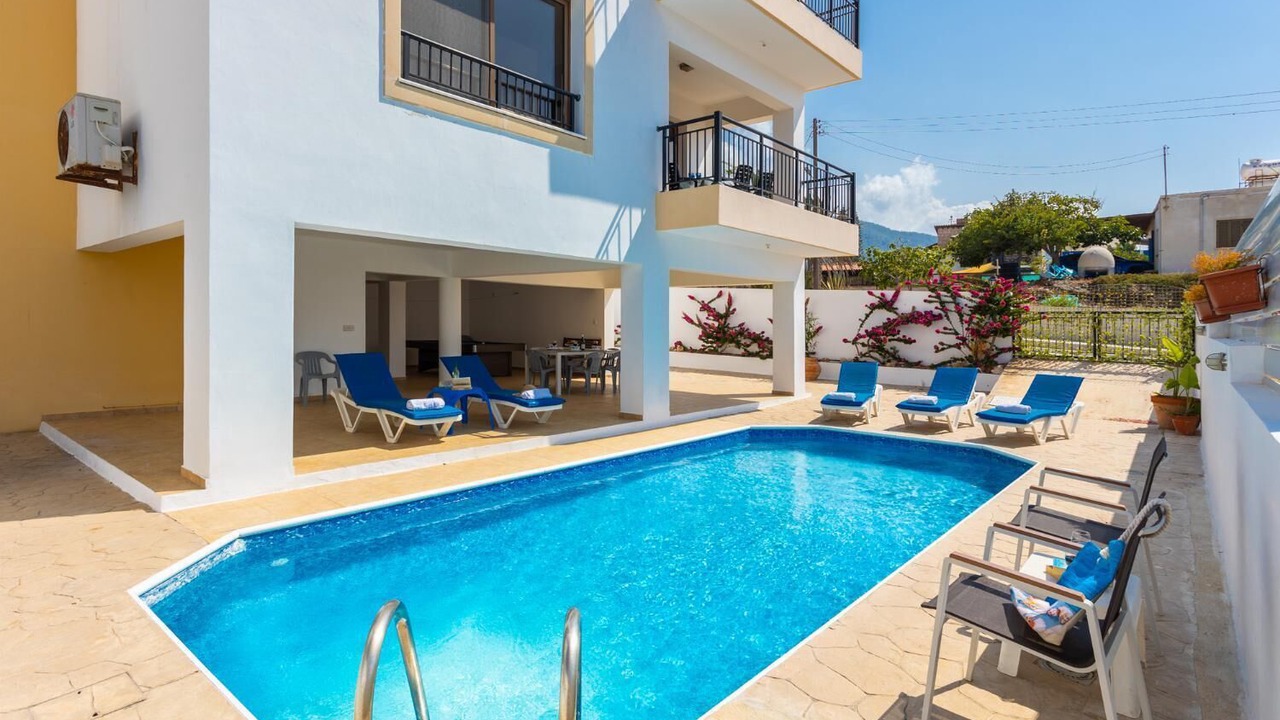 Photo of Outdoor in Pomos