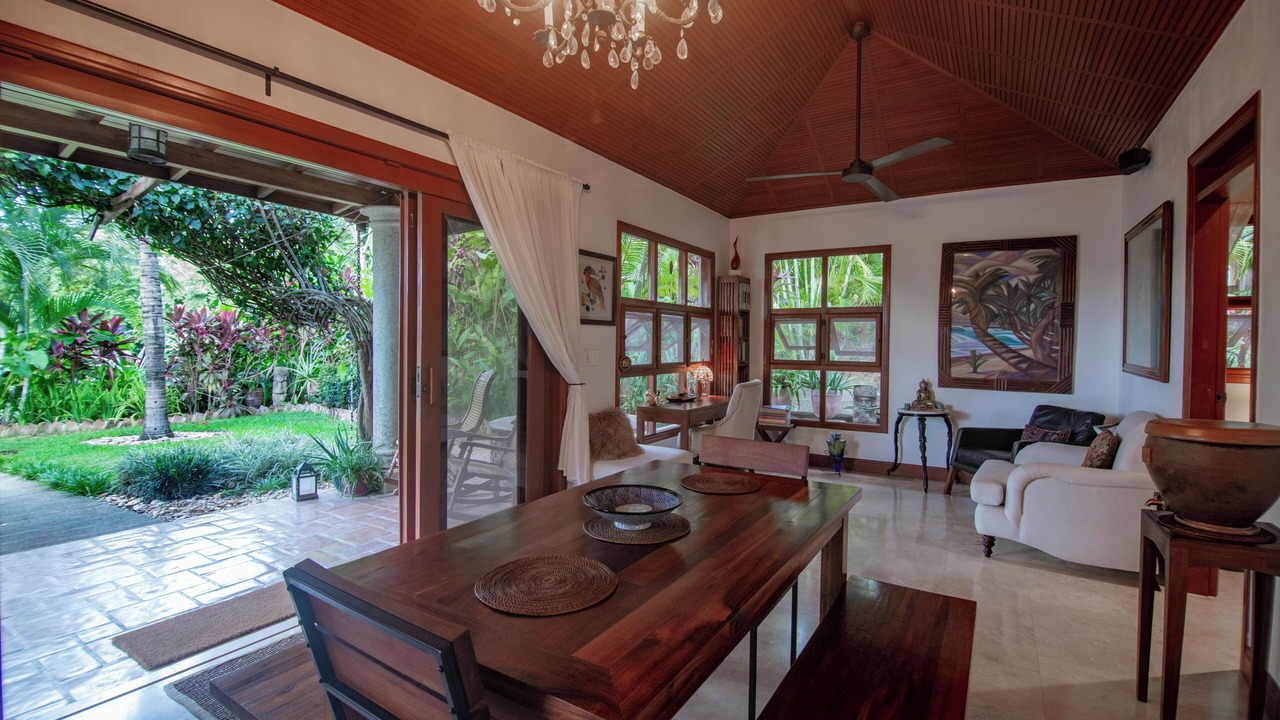 Photo of Bedroom in Tola