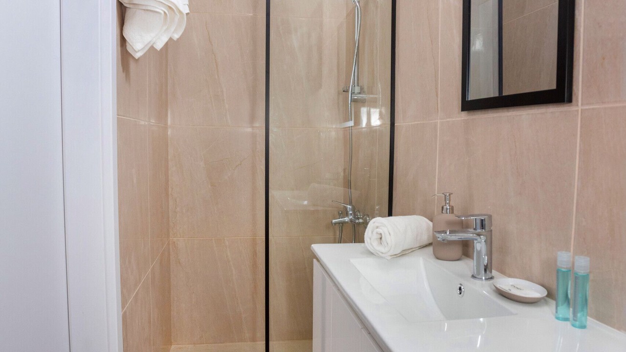 Photo of Bathroom in Neapolis
