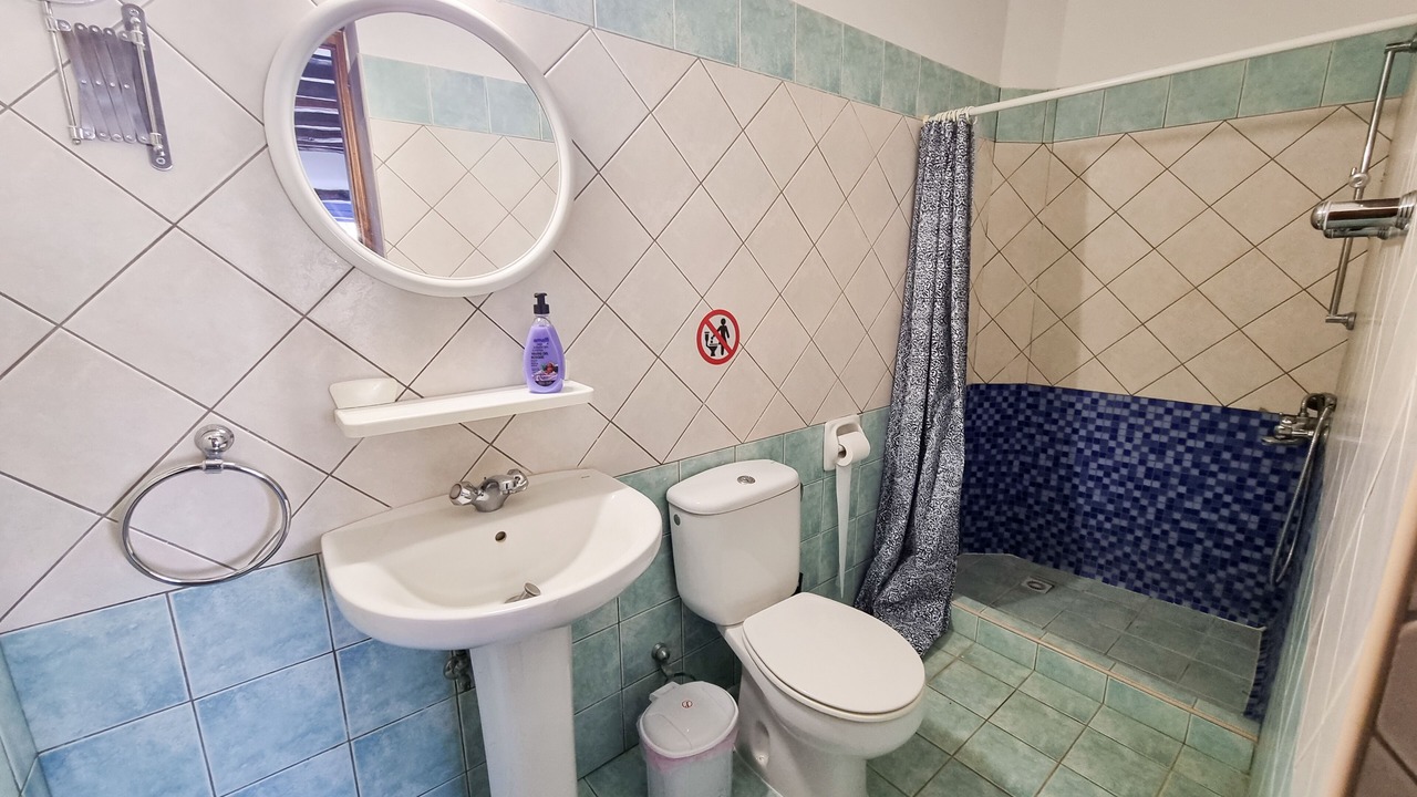 Photo of Bathroom in Skarinou