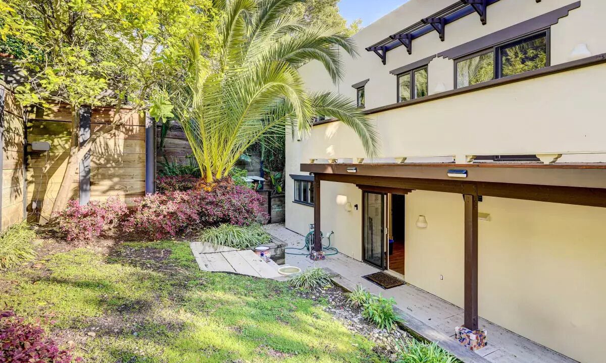 Photo of Patio Balcony in Upper Rockridge