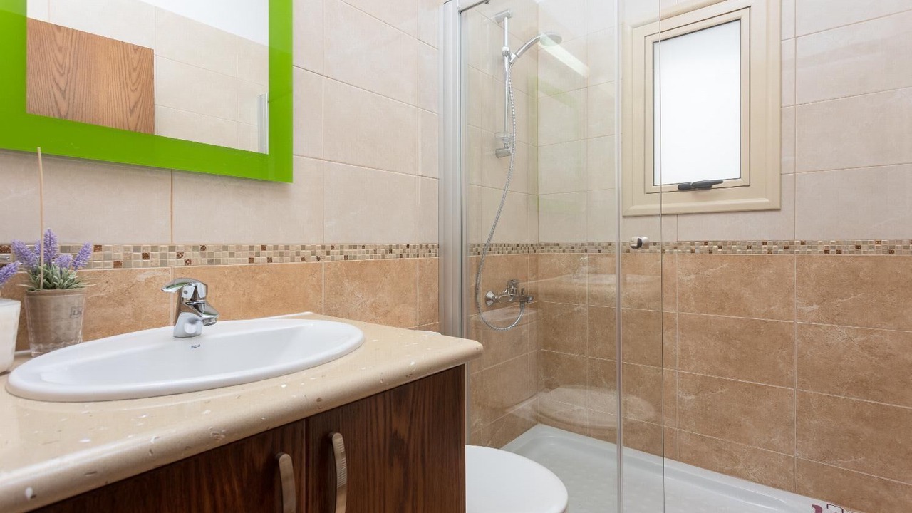 Photo of Bathroom in Droushia