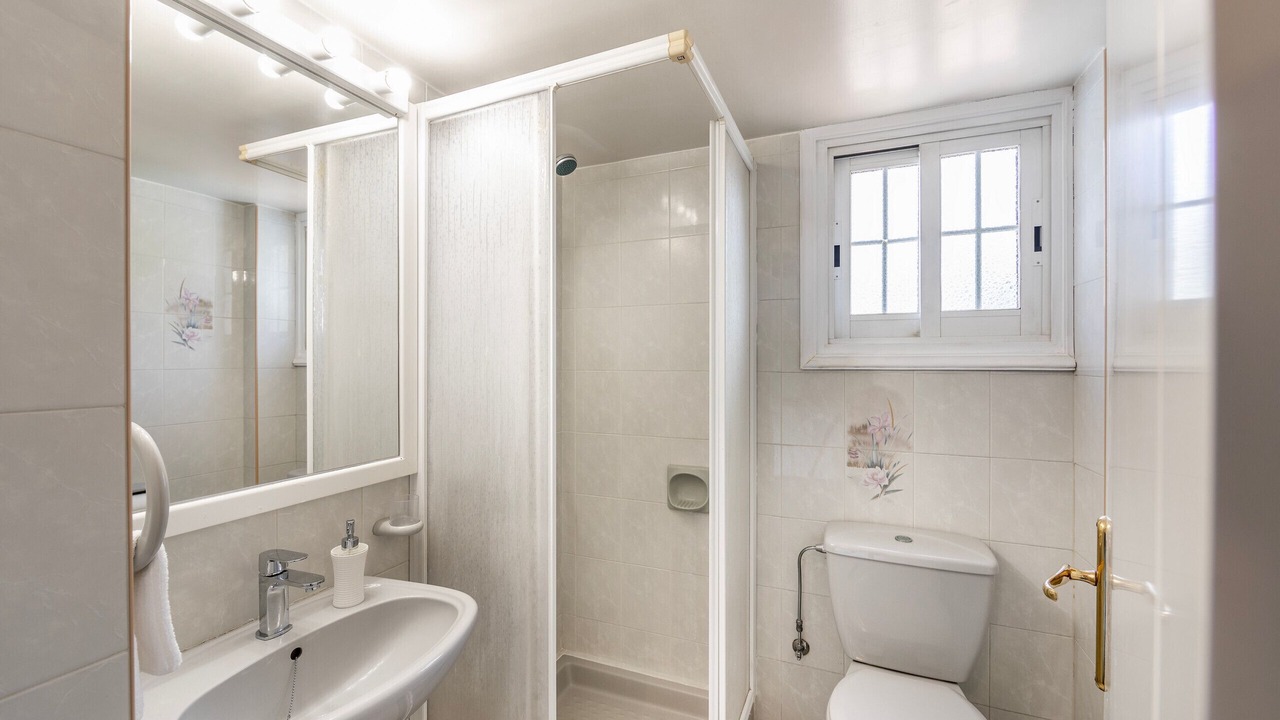 Photo of Bathroom in Platres