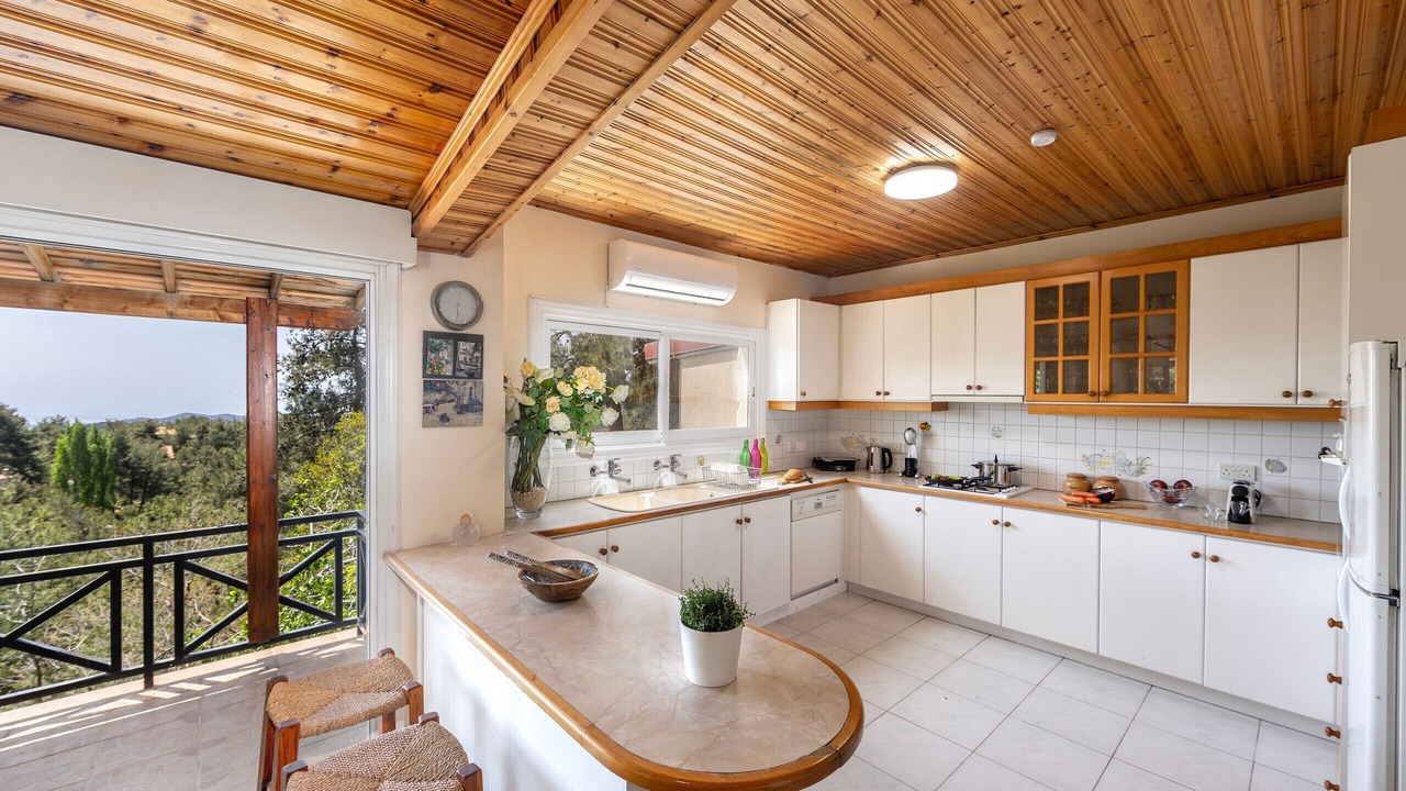 Photo of Kitchen in Platres
