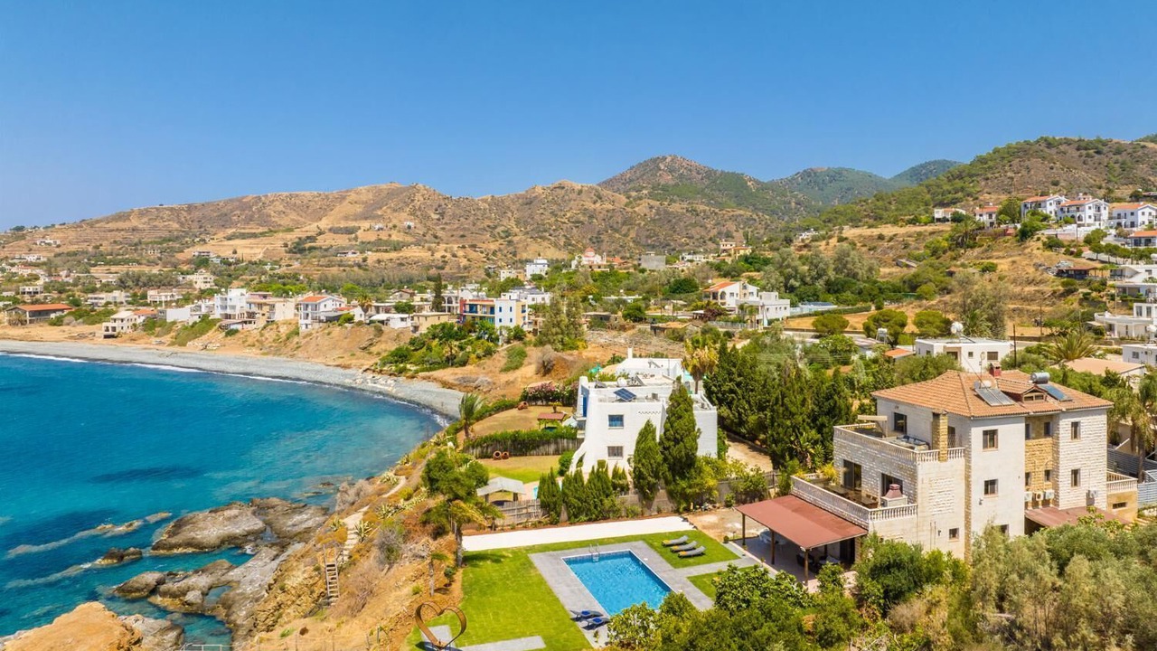 Photo of Others in Pomos