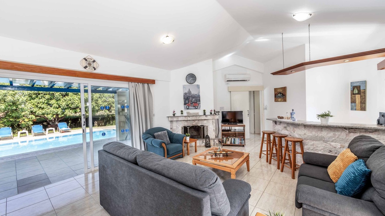Photo of Livingroom in Latchi