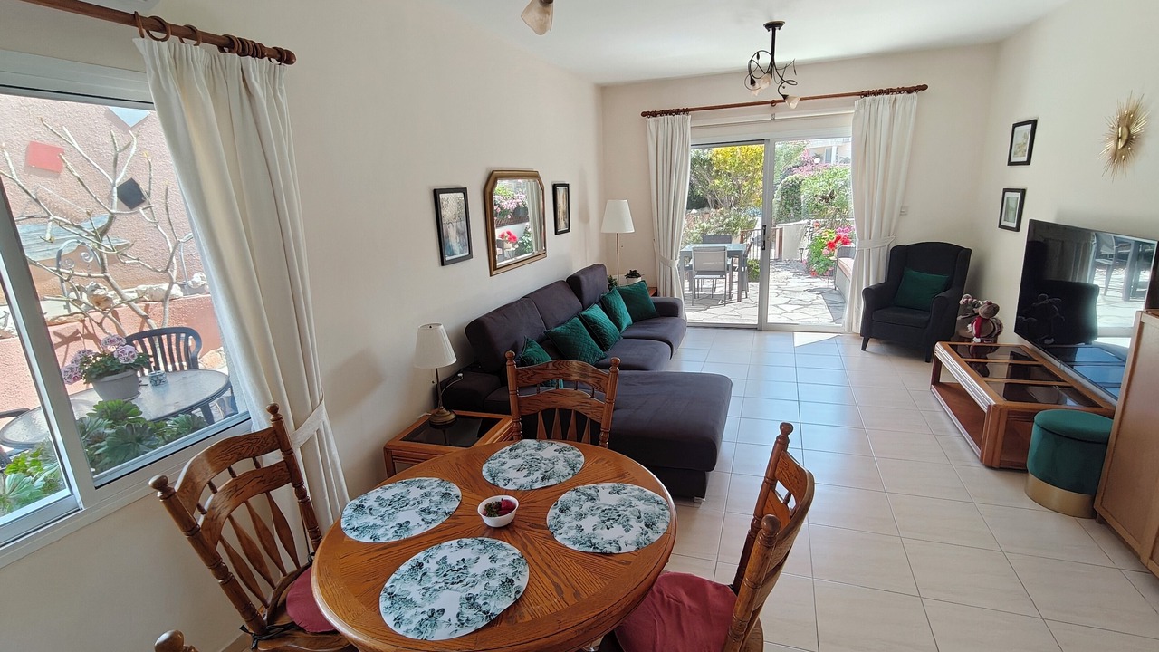 Photo of Livingroom in Peyia Town