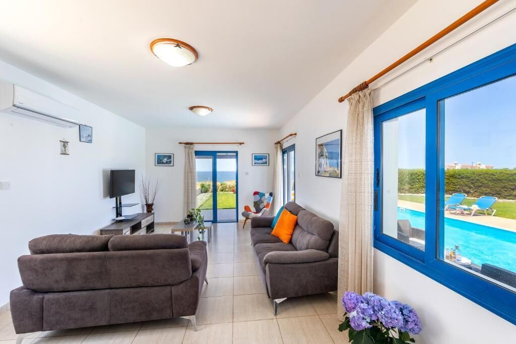 Photo of Livingroom in Pomos