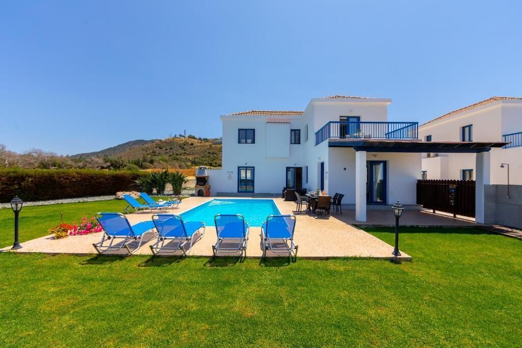 Photo of Outdoor in Pomos