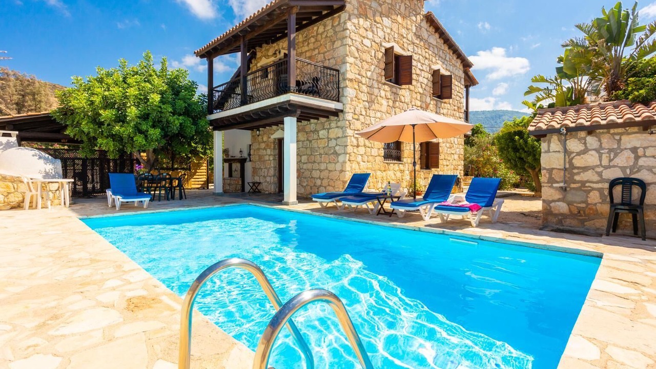 Photo of Outdoor in Pomos