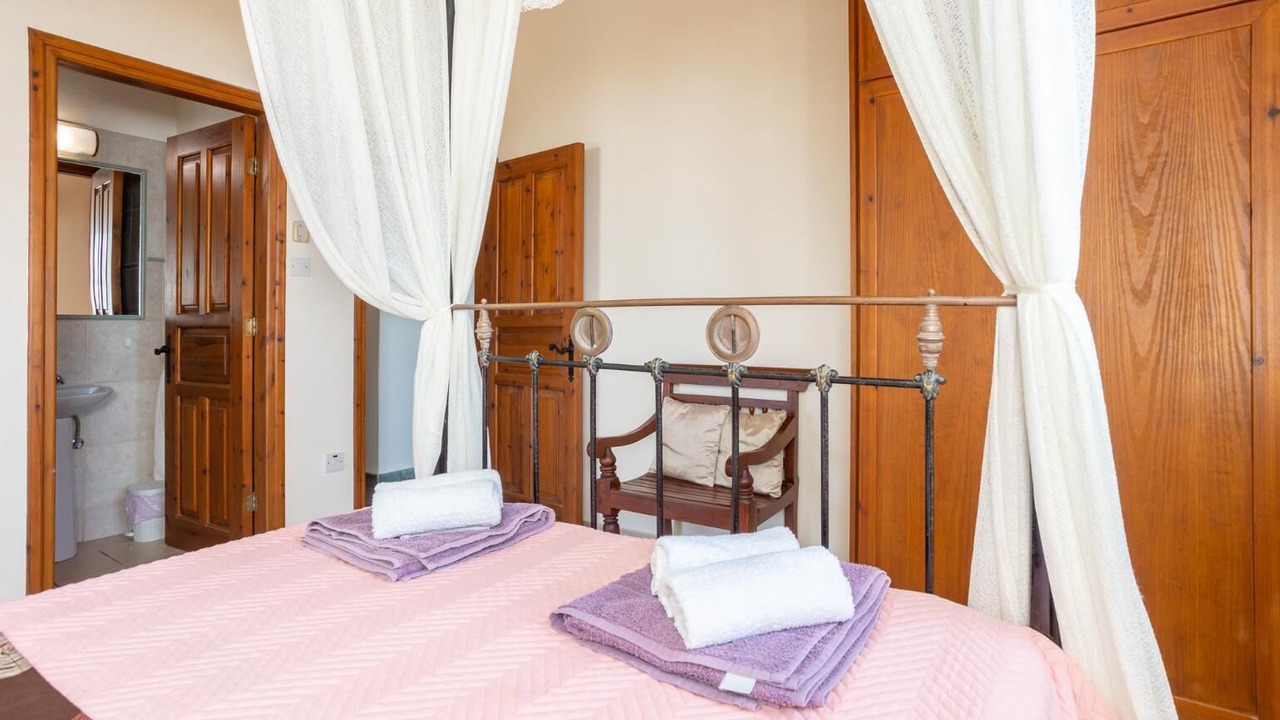 Photo of Bathroom in Pomos