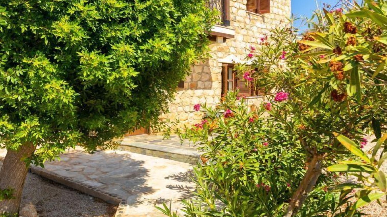 Photo of Outdoor in Pomos